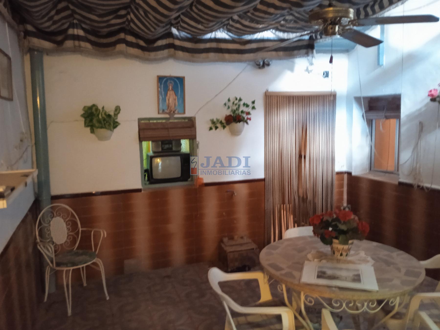 Venta de casa en Valdepeñas