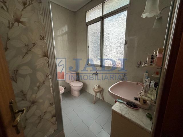 Venta de casa en Valdepeñas
