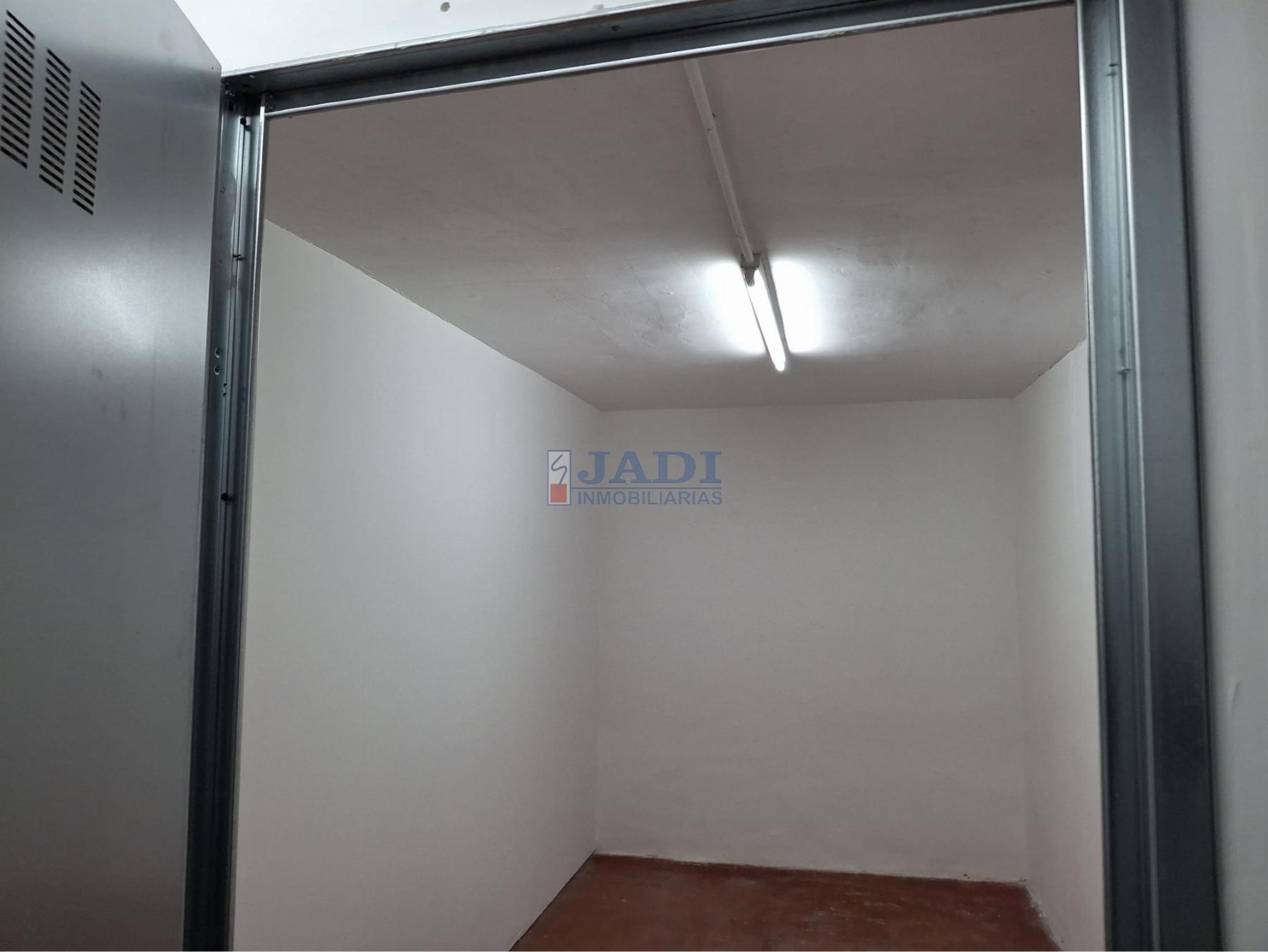 For rent of storage room in Valdepeñas