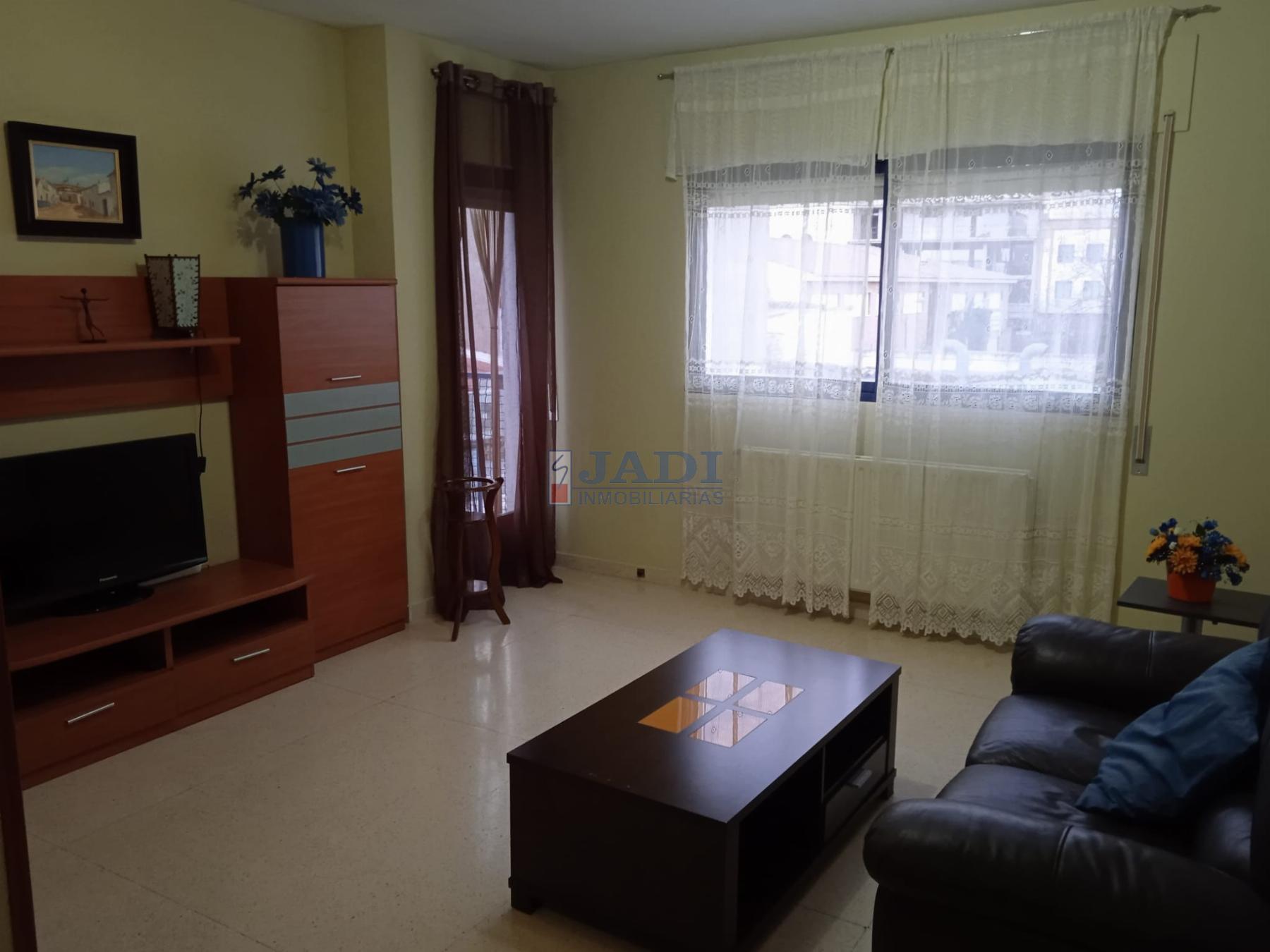 For sale of apartment in Valdepeñas