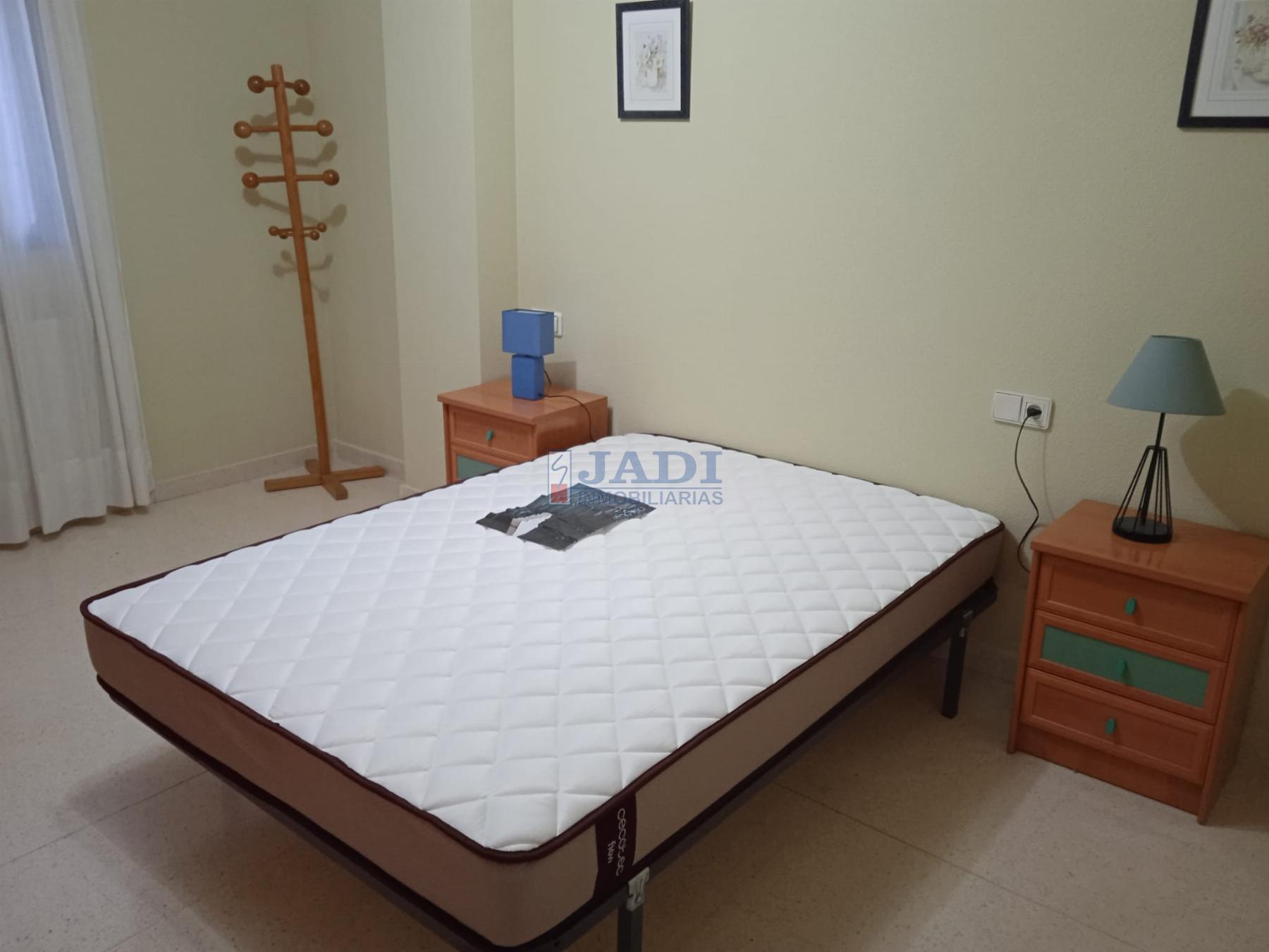 For sale of apartment in Valdepeñas