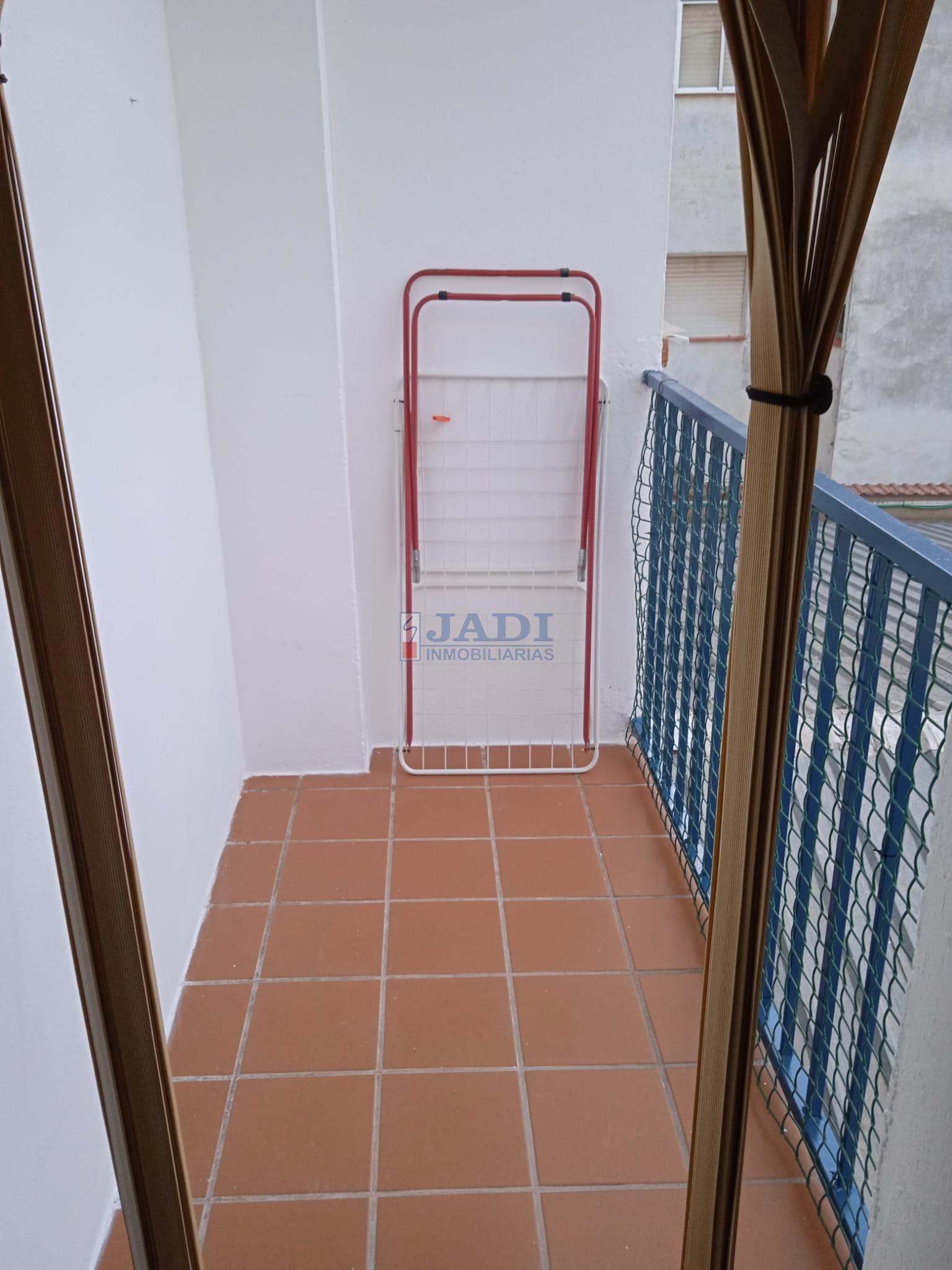 For sale of apartment in Valdepeñas