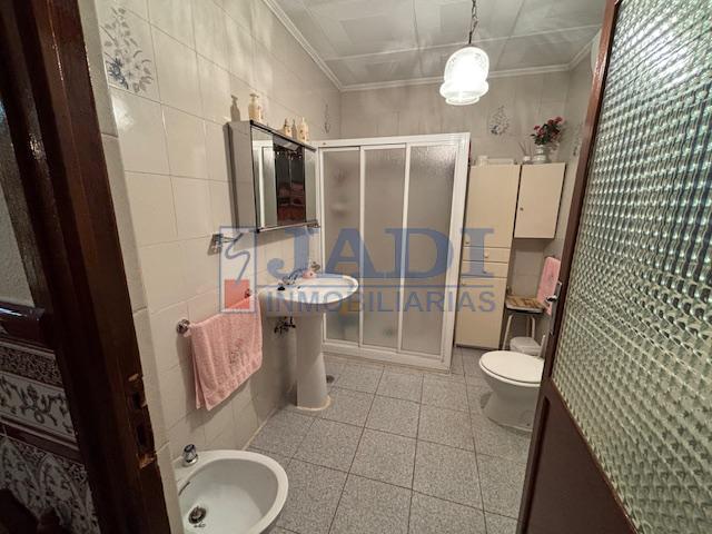 Venta de casa en Valdepeñas