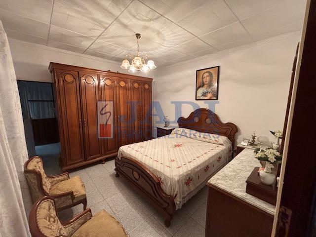 Venta de casa en Valdepeñas