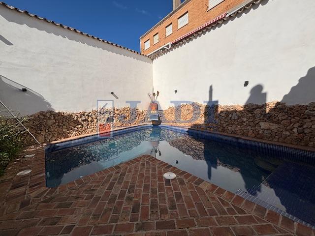 Venta de casa en Valdepeñas