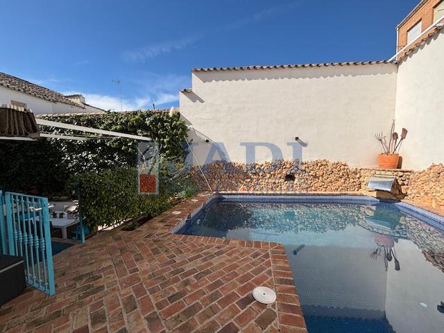 Venta de casa en Valdepeñas