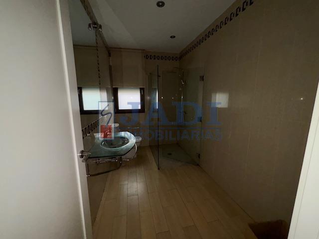 Venta de casa en Valdepeñas