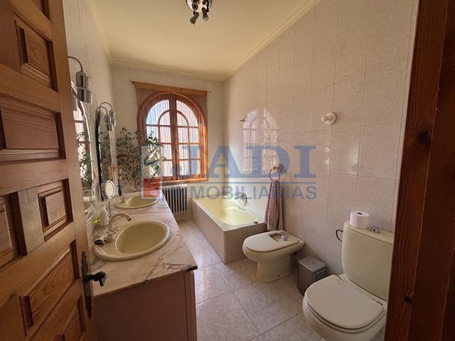 Venta de casa en Valdepeñas