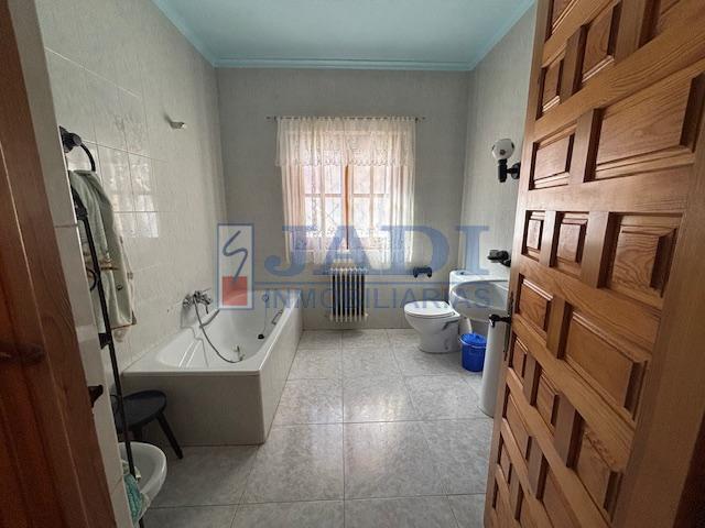 Venta de casa en Valdepeñas