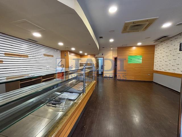 Venta de local en Valdepeñas