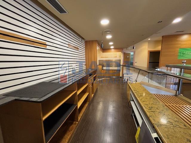 Venta de local en Valdepeñas