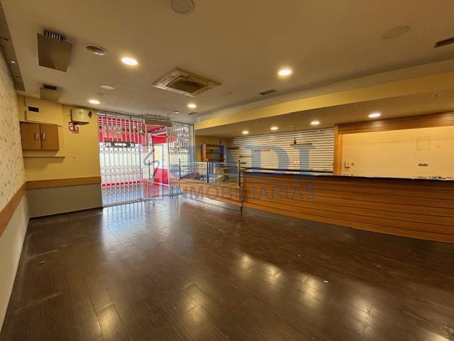 Venta de local en Valdepeñas