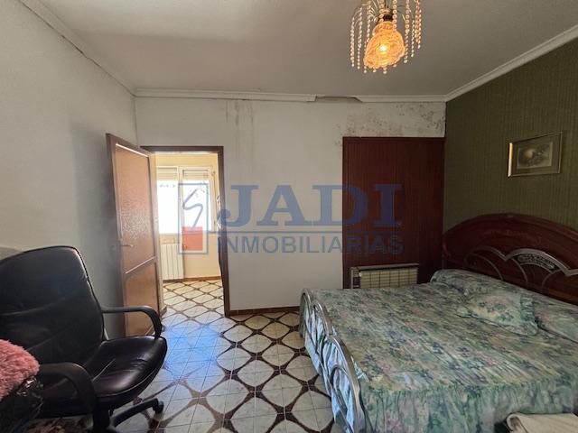 Venta de casa en Valdepeñas