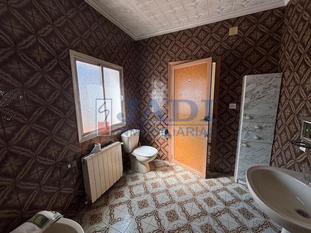 Venta de casa en Valdepeñas