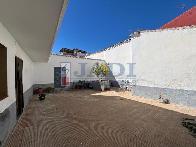 Venta de casa en Valdepeñas