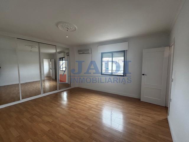 Venta de casa en Valdepeñas