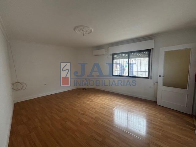 Venta de casa en Valdepeñas