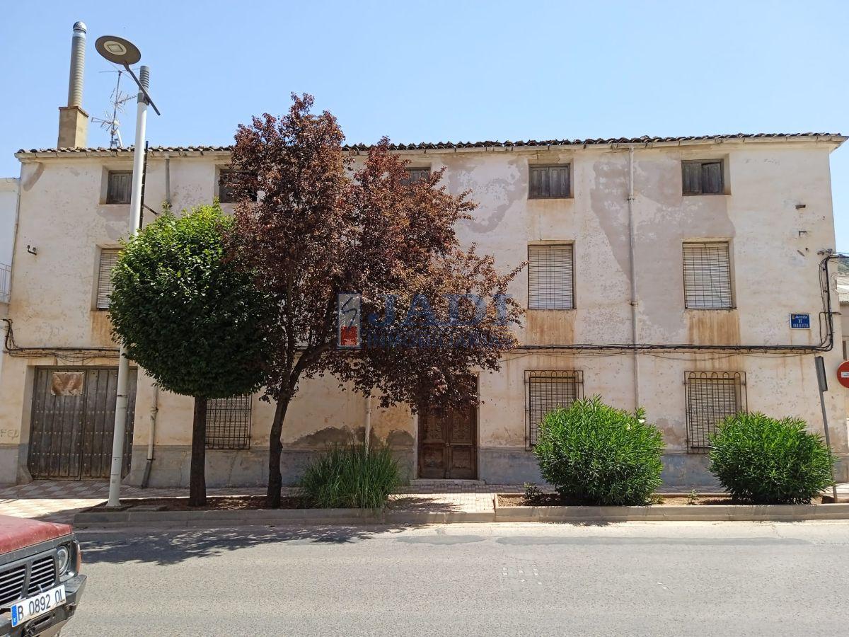 For sale of house in Segura de la Sierra
