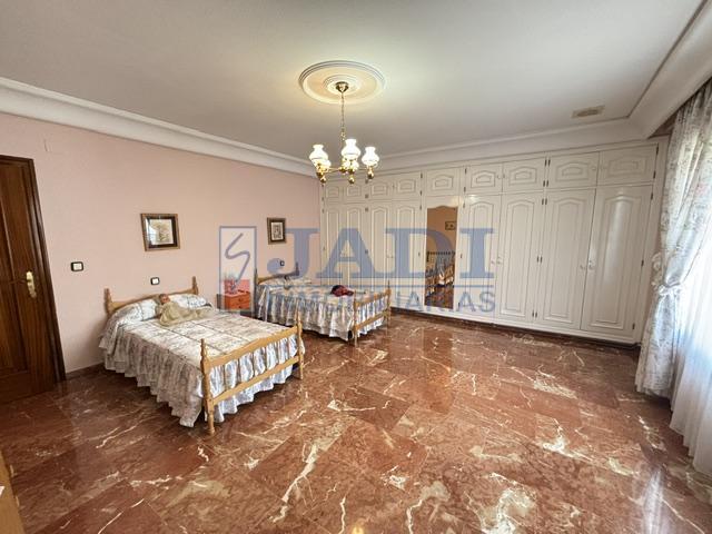 Venta de casa en Valdepeñas