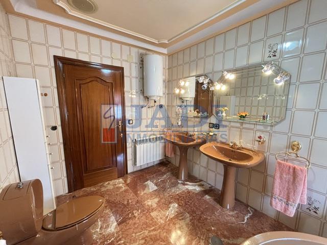 Venta de casa en Valdepeñas