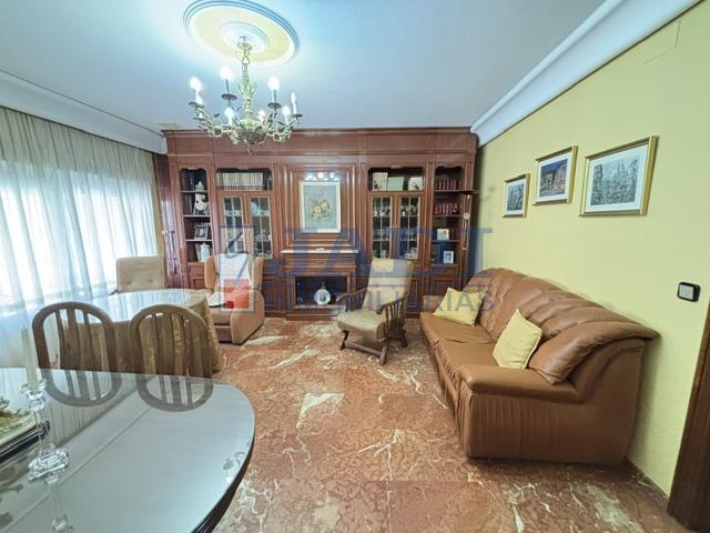 Venta de casa en Valdepeñas