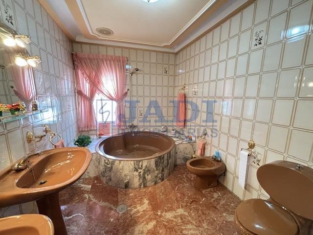 Venta de casa en Valdepeñas