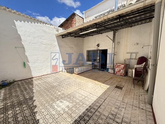 Venta de casa en Valdepeñas