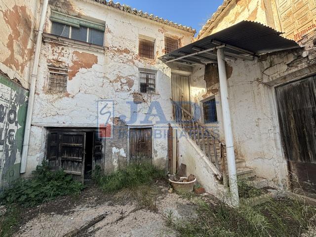 Venta de casa en Valdepeñas