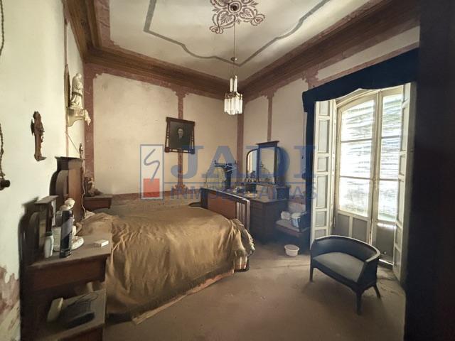 Venta de casa en Valdepeñas