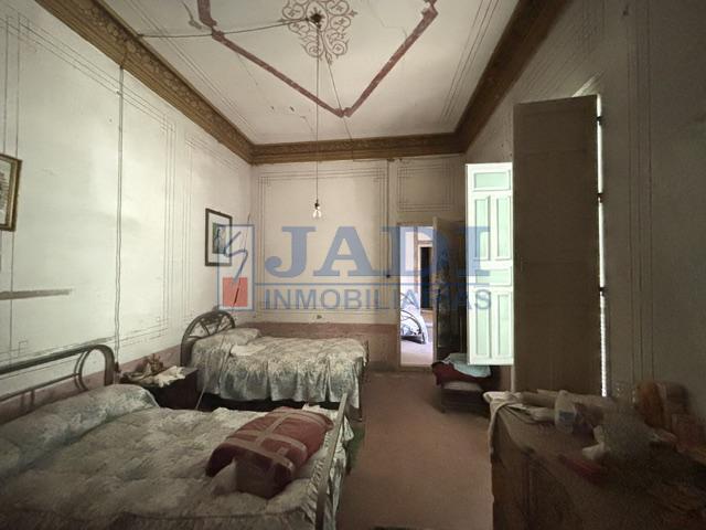 Venta de casa en Valdepeñas