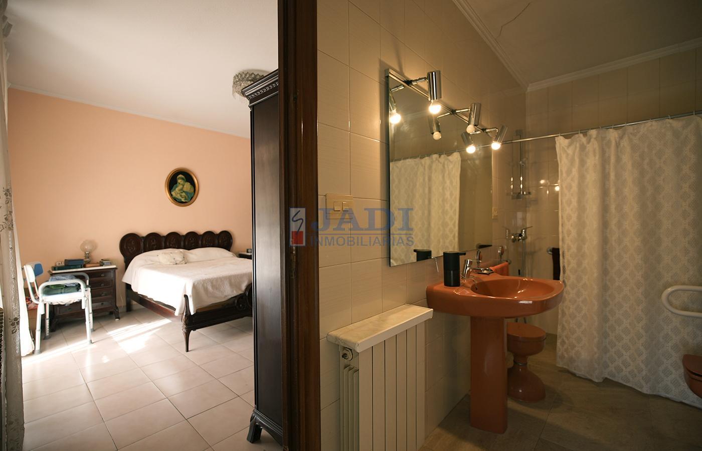 Venta de casa en Valdepeñas