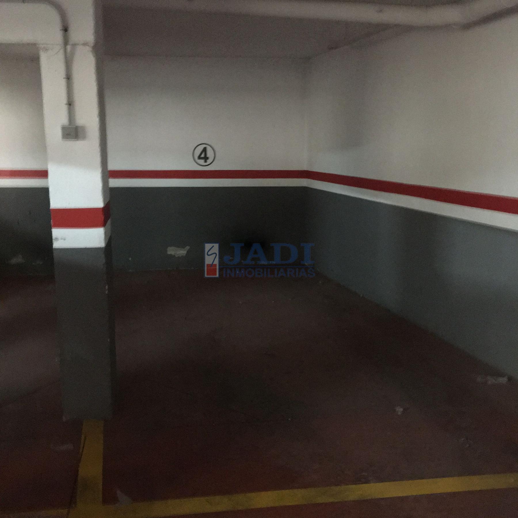 For sale of garage in Valdepeñas
