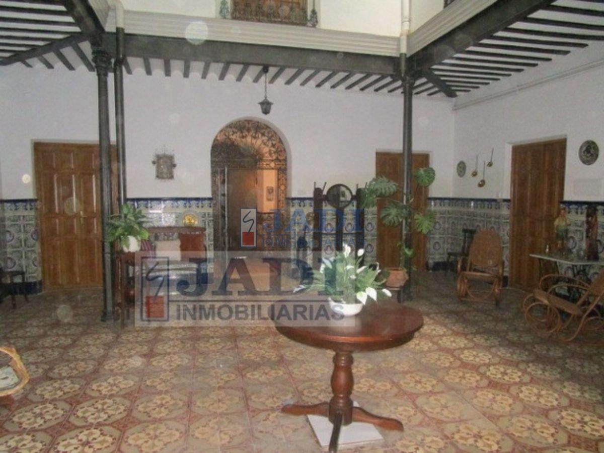 For sale of house in Valdepeñas