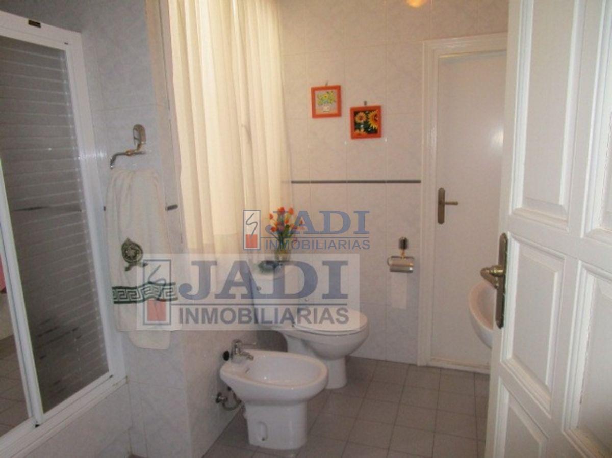 For sale of house in Valdepeñas