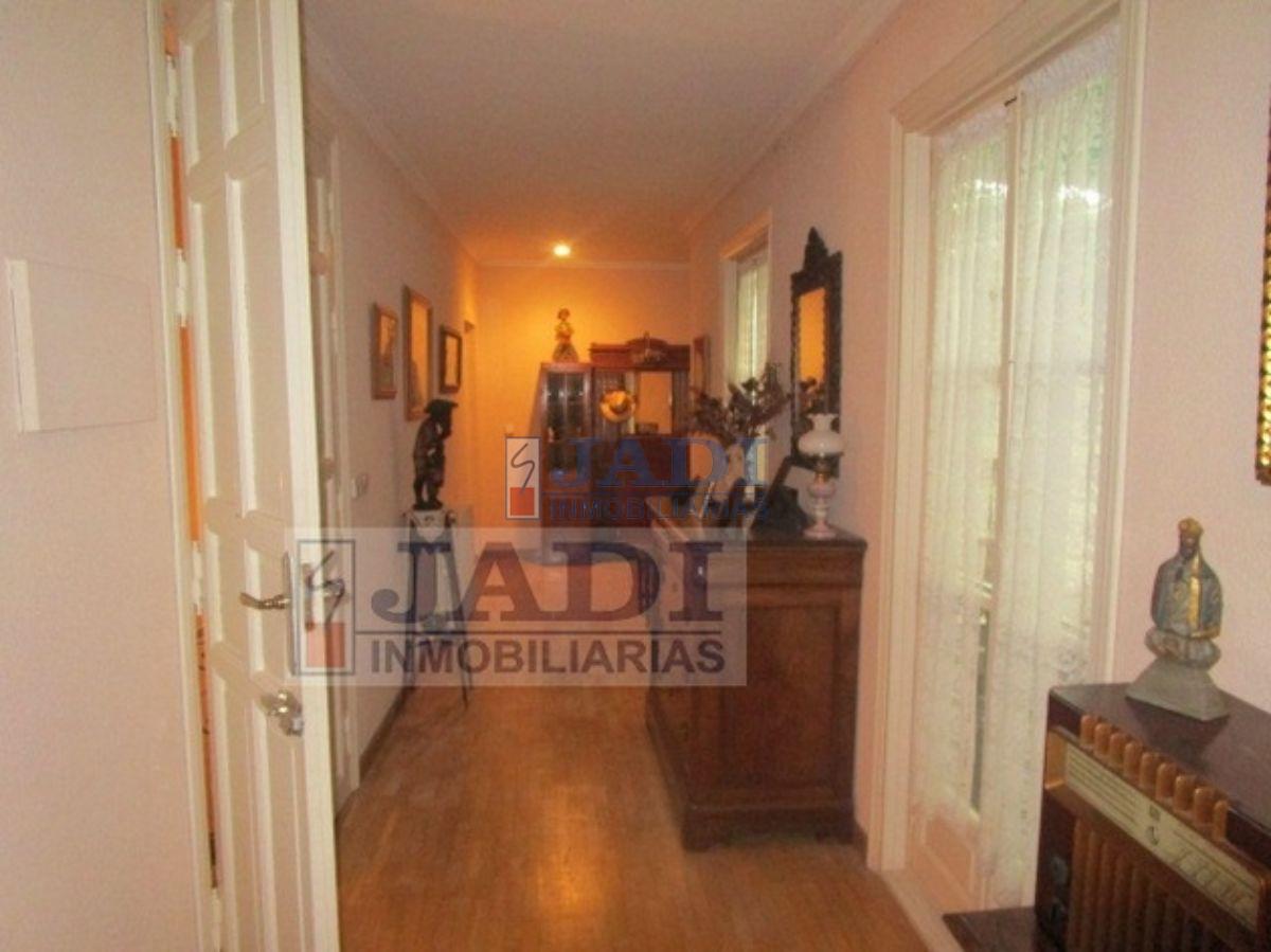 For sale of house in Valdepeñas