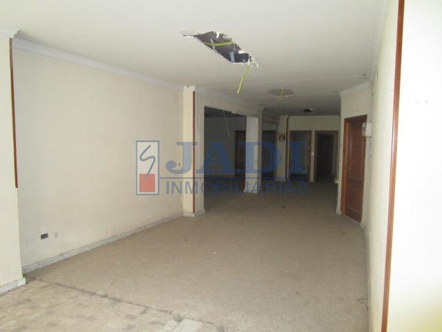 Venta de local en Valdepeñas