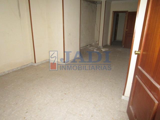 Venta de local en Valdepeñas