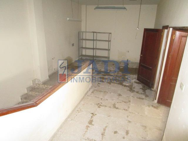 Venta de local en Valdepeñas