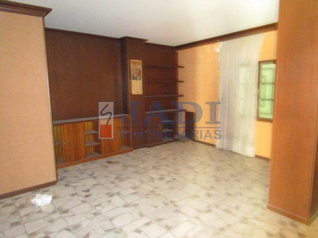 Venta de local en Valdepeñas