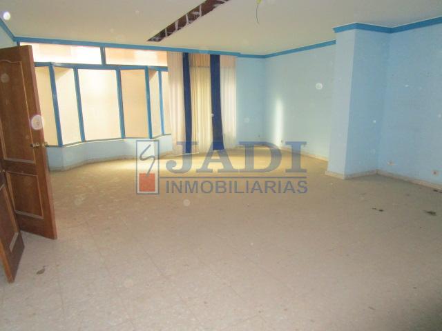 Venta de local en Valdepeñas