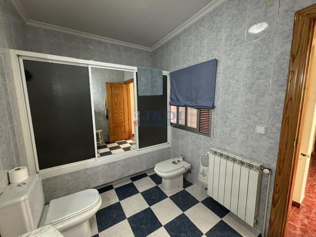 Venta de casa en Valdepeñas