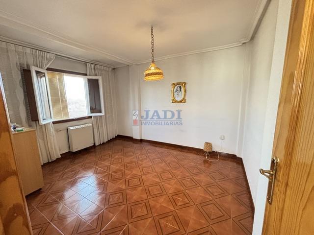 Venta de piso en Valdepeñas