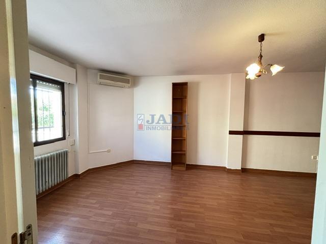 Venta de casa en Valdepeñas