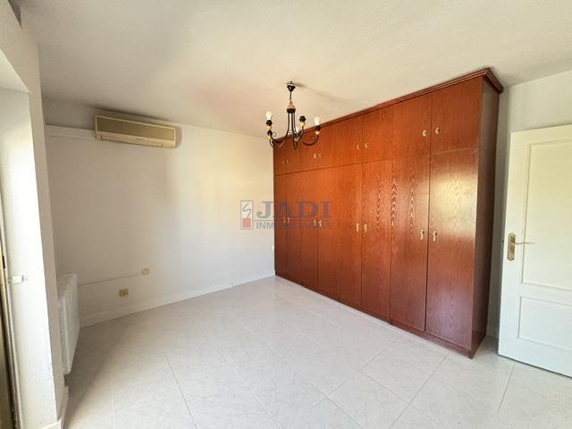 Venta de casa en Valdepeñas