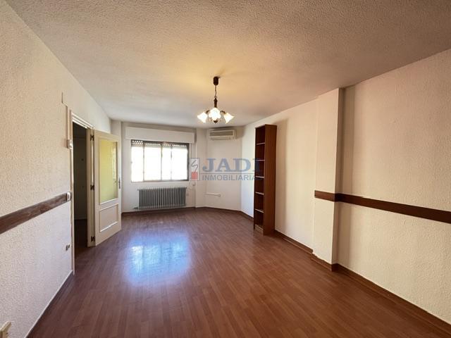 Venta de casa en Valdepeñas
