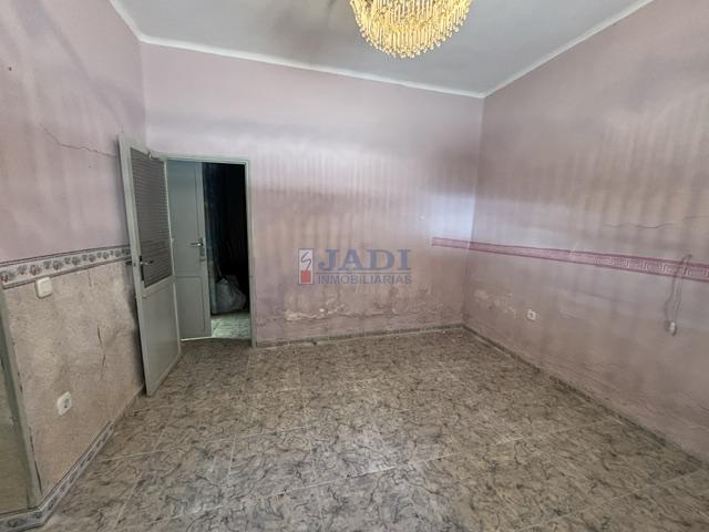 Venta de casa en Valdepeñas