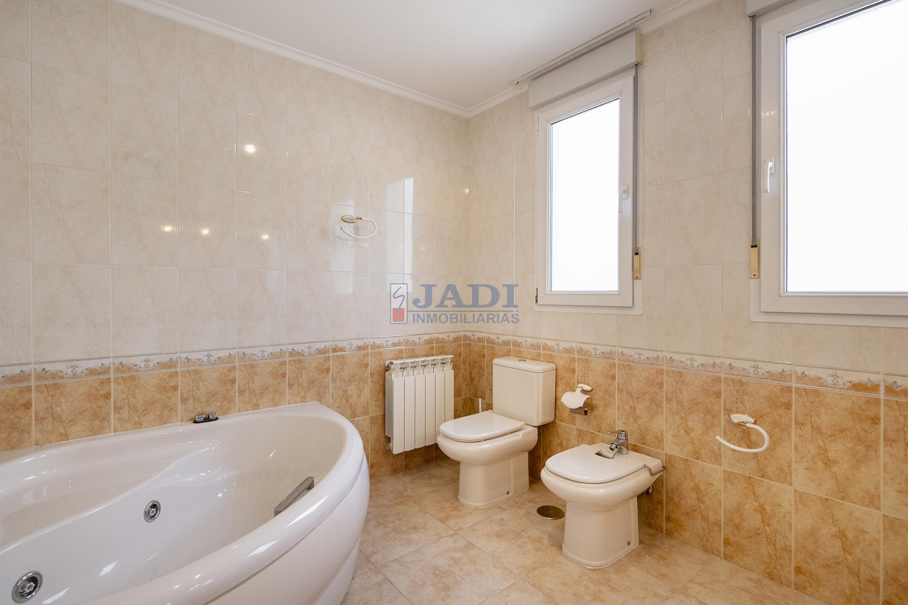 Venta de casa en Valdepeñas