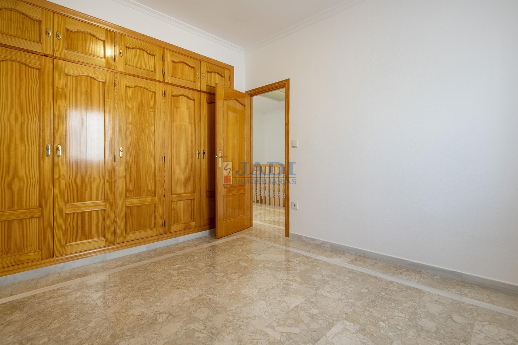 Venta de casa en Valdepeñas