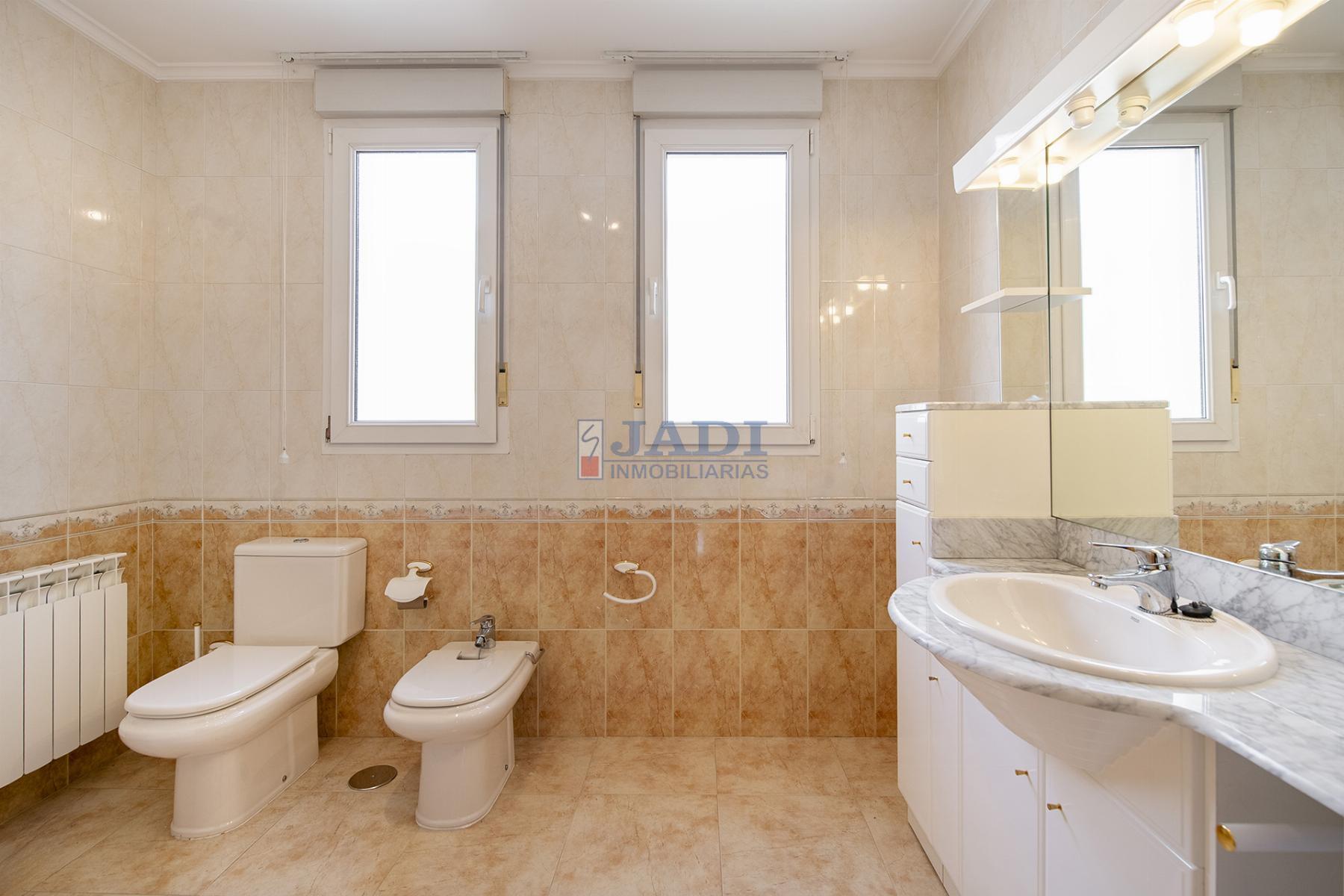 Venta de casa en Valdepeñas