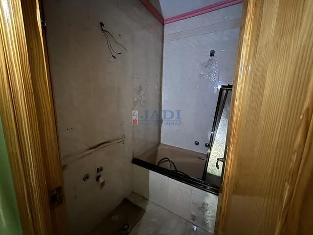 For sale of flat in Valdepeñas